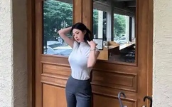 老师两个大兔子抖来抖去视频